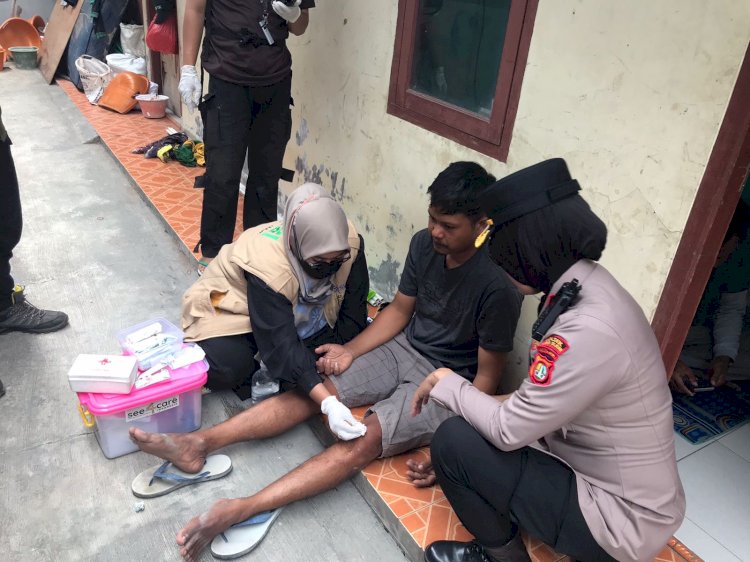 Kapolsek Tambun Selatan Berikan Trauma Healing Korban Kecelakaan Tower BTS