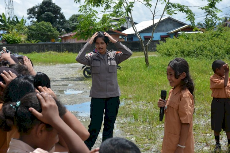 Satgas Operasi Damai Cartenz 2025 Kunjungi SD Torsina Timika