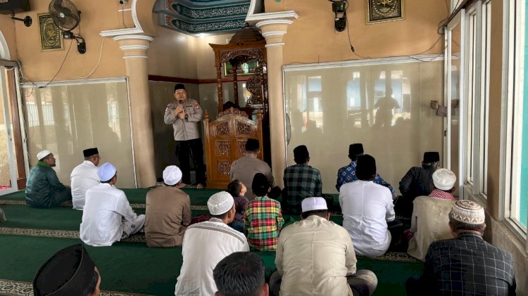 Safari Jum'at Kamtibmas Polres Metro Bekasi di Masjid Jami' Darus Sa'adah Desa Kedungwaringin