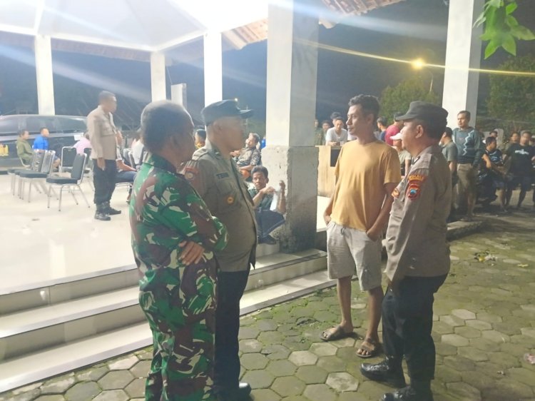 Polisi Amankan Kegiatan Rembug Desa Antara Warga dan Pemerintah Desa Sijambe