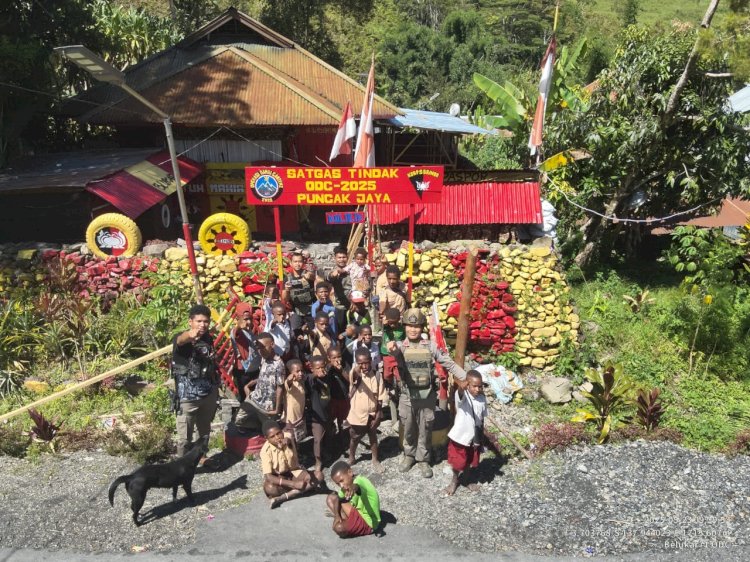 Ops Damai Cartenz-2025 Pererat Kebersamaan dan Motivasi Anak-anak di Kulirik