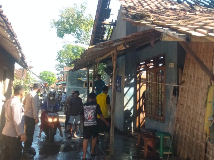 Diduga Korsleting Listrik, Satu Rumah Terbakar
