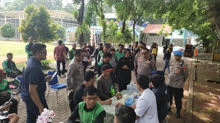 Kegiatan Baksos Pemeriksaan Kesehatan Gratis untuk Pengemudi Ojek Online Polres Metro Jakarta selatan