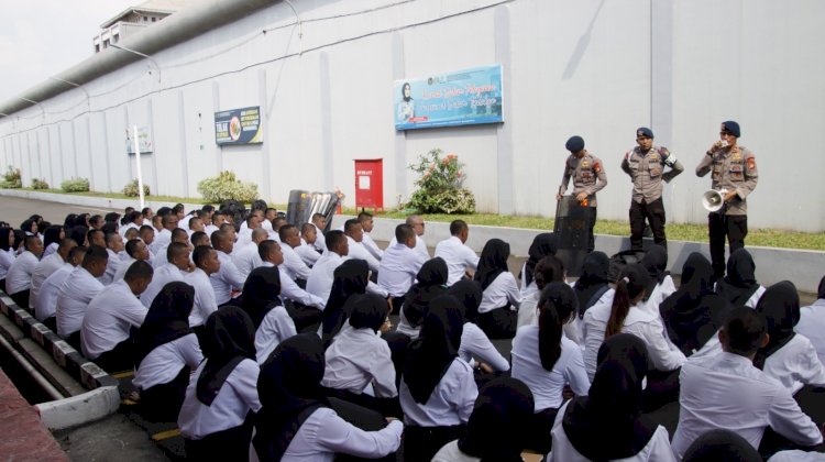 Satuan Brimob Polda Metro Jaya Berikan Pelatihan Penanganan Kerusuhan Bagi CPNS Lapas Cipinang