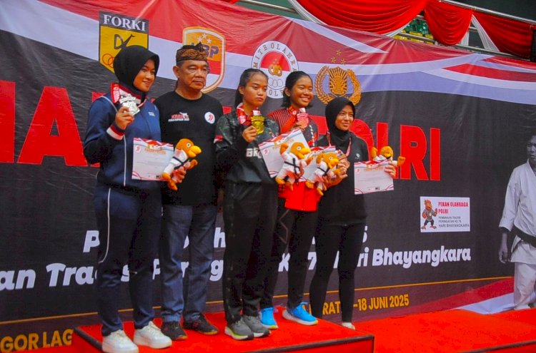 Srikandi Brimob Wakili Polda Metro Jaya, Raih Medali Perak di Kejuaraan Karate Piala Kapolri Tahun 2025
