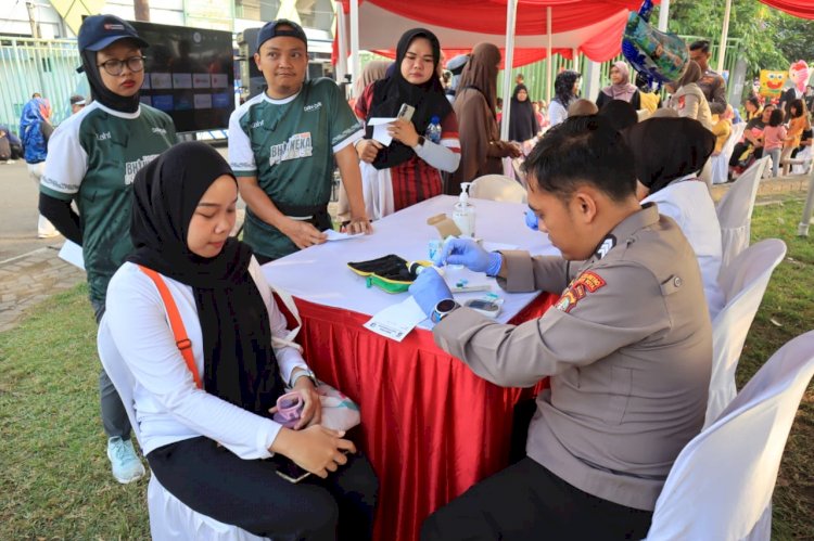 Polres Metro Bekasi Kota Gelar Pelayanan Publik Dalam Rangka HUT Bhayangkara Ke 79 Saat Car Free Day disambut Antusias Warga