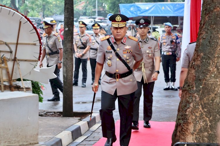 Jelang Hari Bhayangkara Ke-79, Kapolda Metro Jaya Ziarah Ke TMP Tanah Kusir