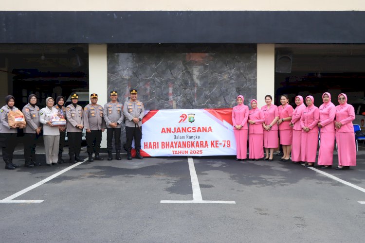 Anjangsana Kapolres Metro Bekasi Kota ke Keluarga Almarhum Aiptu Aceng Kurnaedi: Wujud Kepedulian di Momen HUT Bhayangkara ke-79