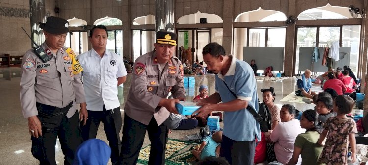 Polisi Hadir, Masyarakat Tak Sendiri di Tengah Banjir