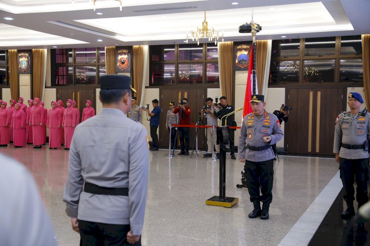 17 Perwira Tinggi Polri Naik Pangkat, Satu Diantaranya Raih Bintang Tiga
