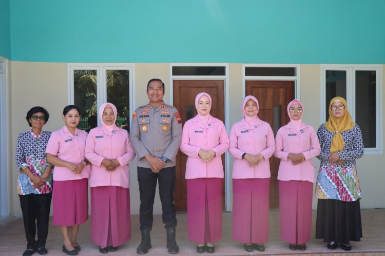 Kapolres dan Ketua Bhayangkari Cabang Boyolali Cek Progress Renovasi TK YKB 66 Karanggede