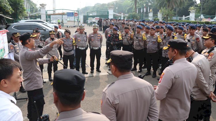 Polisi Siagakan 1.489 Personel, Amankan Aksi BEM SI di Silang Selatan Monas