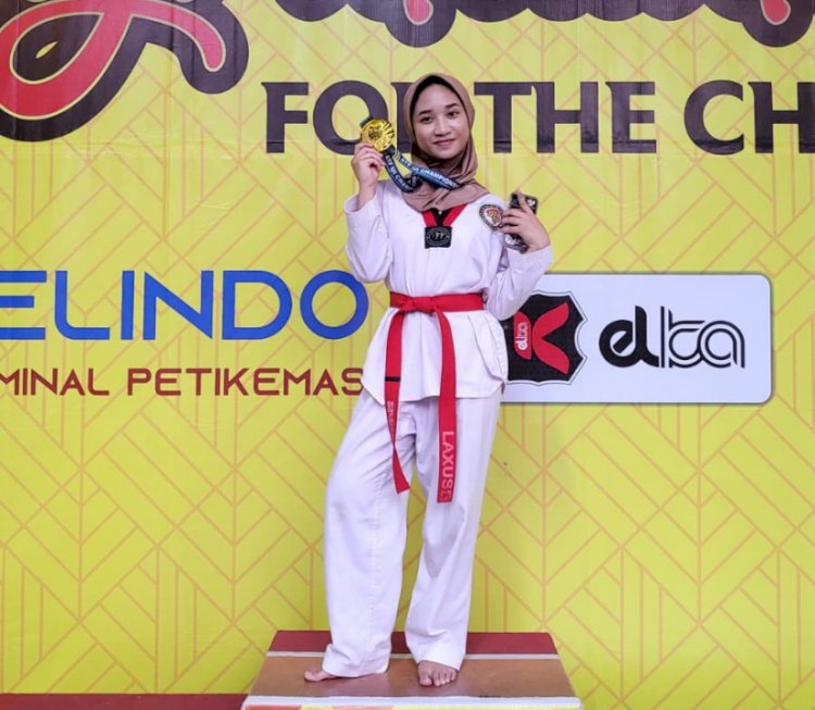 Prestasi Membanggakan: Almaira dan Humaira Juara 1 di Ajang Taekwondo UI